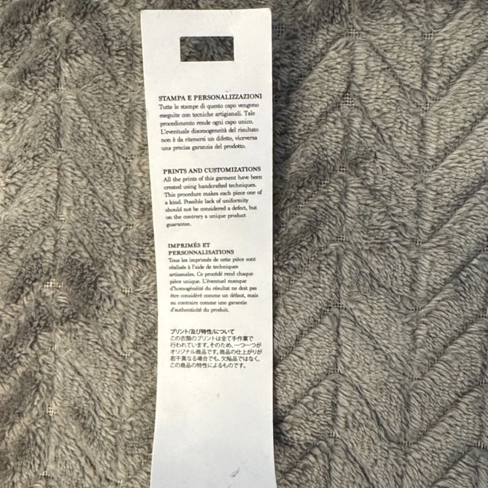 Off-White distinctive off